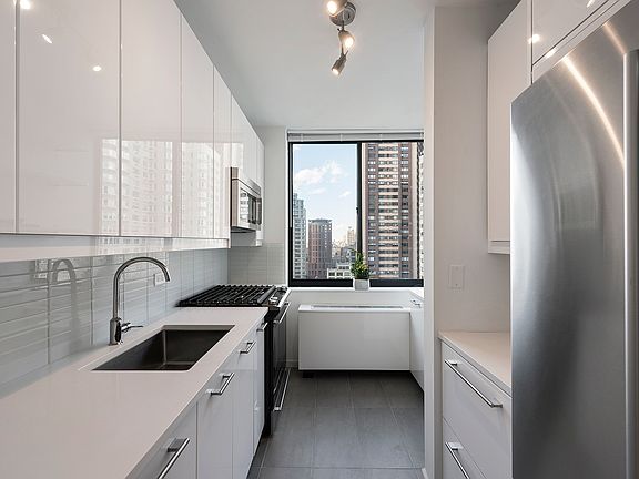 2nd image of 62 W 62nd St APT 24A