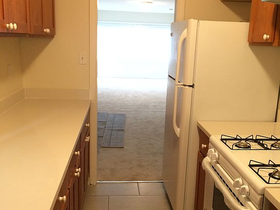 4th image of 517 Linden Ave APT 5