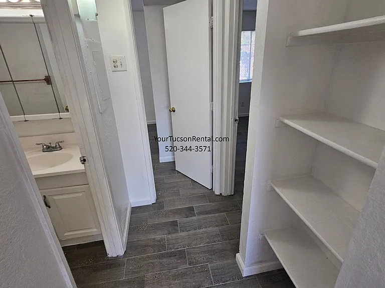 916 S 4th Avenue - Casitas Del Oeste — Photo 12