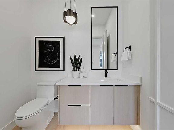 4th image of 2216 W 35th St SW