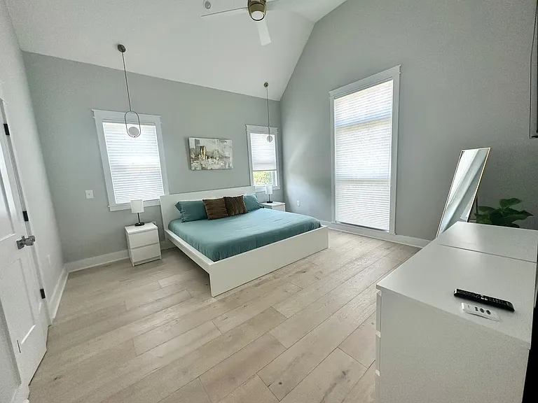 1108 Lenore St — Photo 52