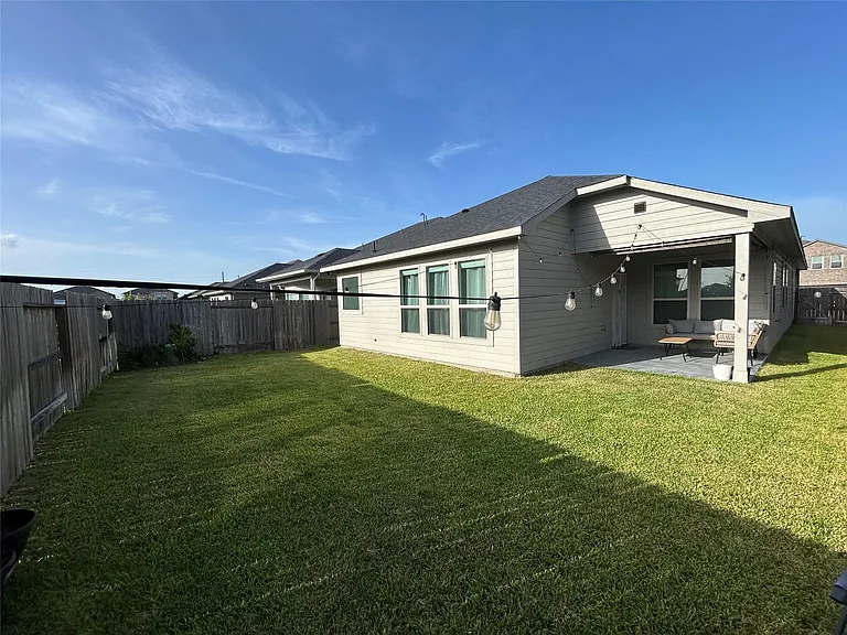 7822 Wyndham Harbor Ct — Photo 23