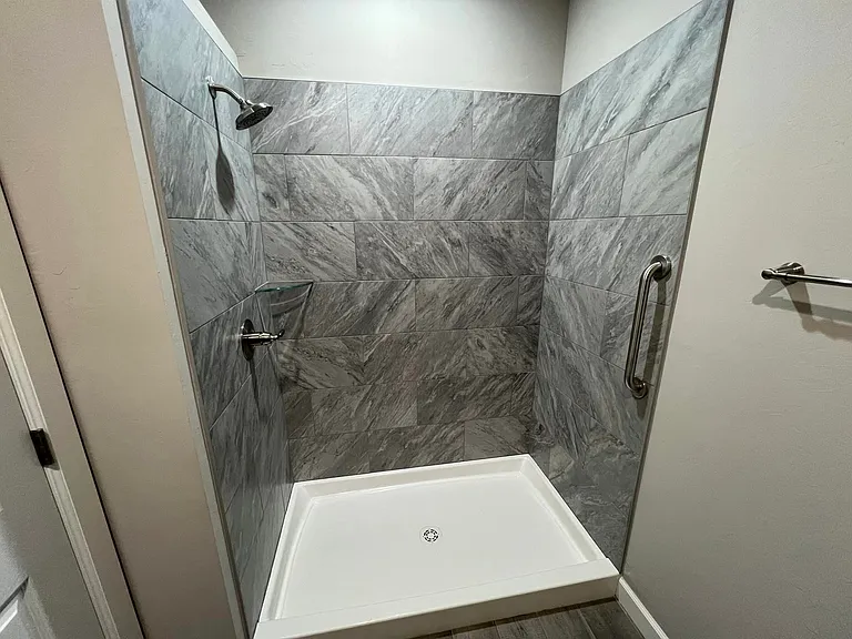 318 Delta Dr — Photo 5