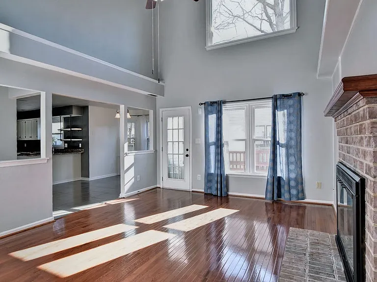 802 Marquette Ct — Photo 15