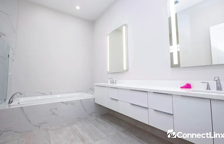 5663 Brookfield Cir — Photo 2