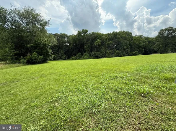 Pleasanton Dr, Dover, DE 19901