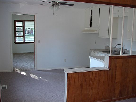 5th image of 729 N Florence Ave