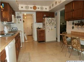3rd image of 357 Twin Oaks Dr