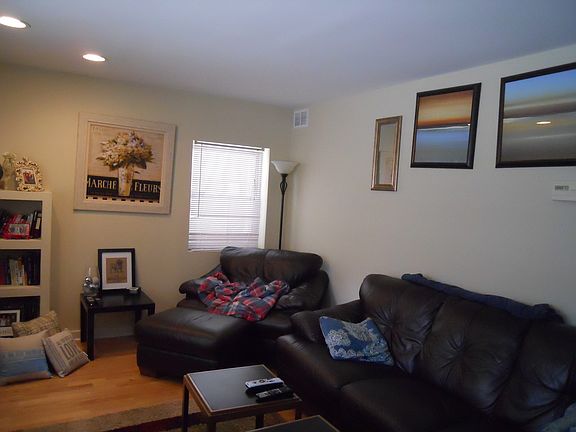 3rd image of 2132 W Dickens Ave #1