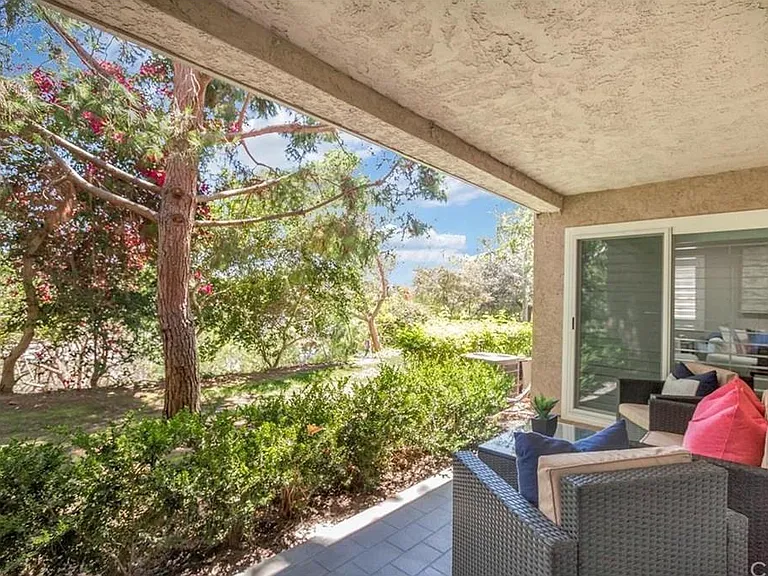 8 Corniche Dr — Photo 13