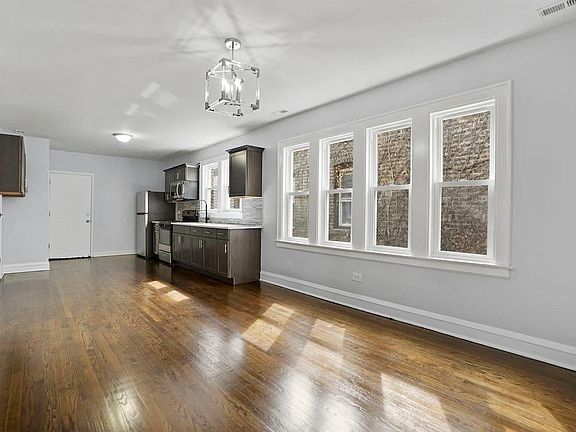 5th image of 1643 N Merrimac Ave #2