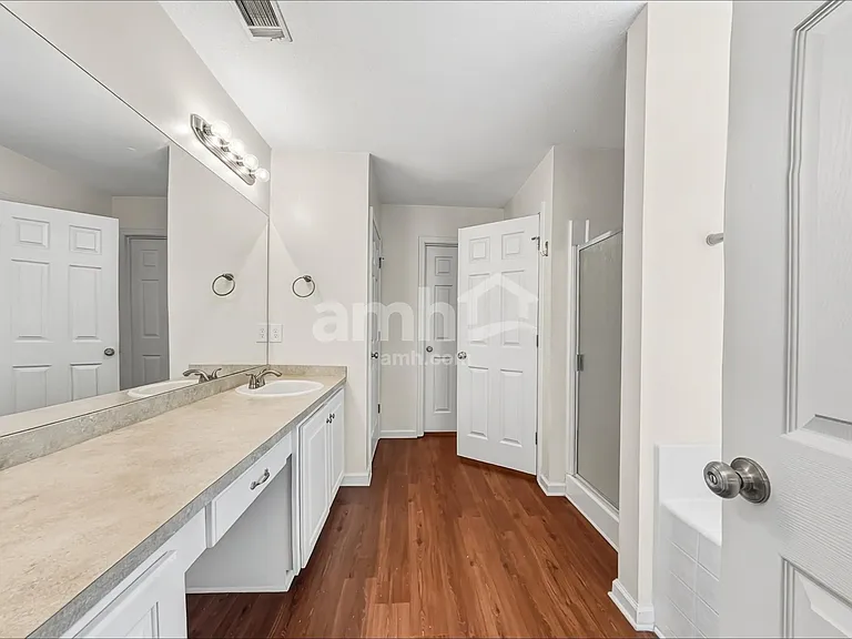 62 Golden Gate Dr — Photo 12