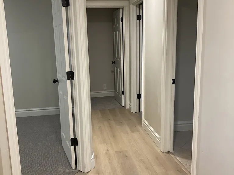 1391 E McCormick Way — Photo 4