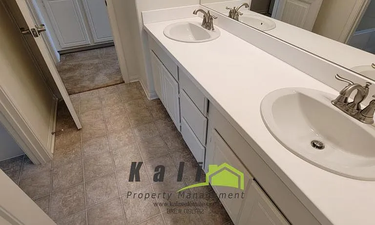 1333 Pershing Rd — Photo 12