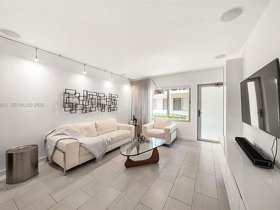 3rd image of 2130 Park Ave #3