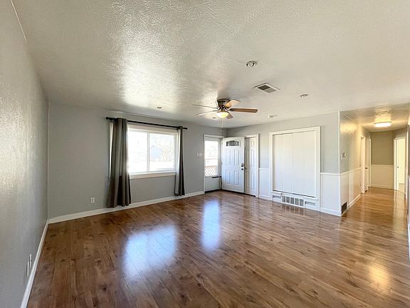 5th image of 930 Wandering Way Dr