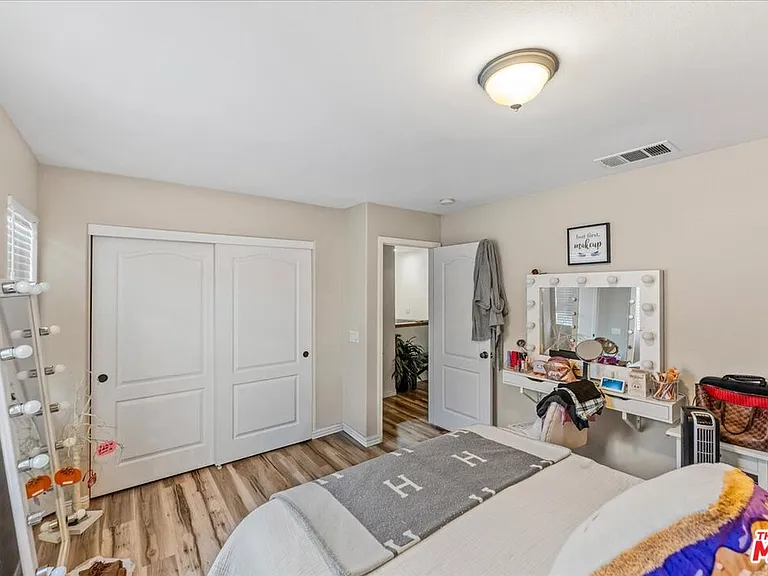3653 W Medici Ln — Photo 25