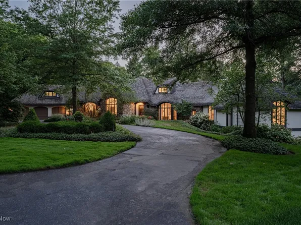 113 Quail Ln, Chagrin Falls, OH 44022