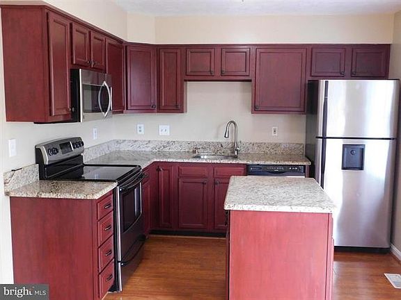 3rd image of 108 Blueridge Ct