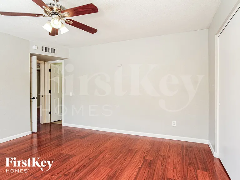 21036 N 34th Dr — Photo 6
