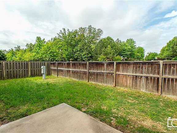 4th image of 4107 N Meadow View Dr