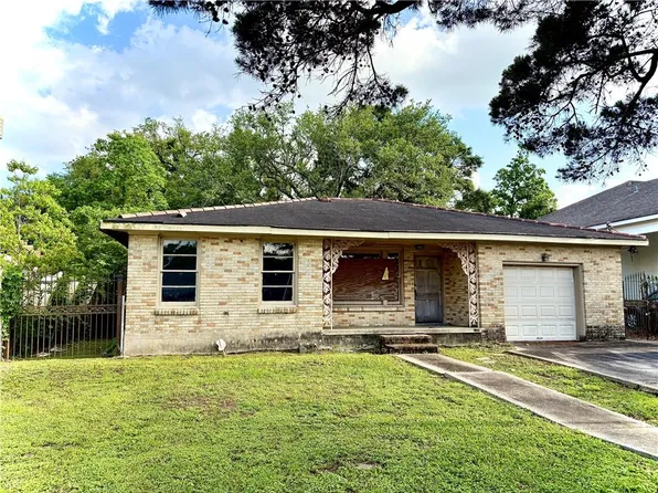 1342 Granada Dr, New Orleans, LA 70122