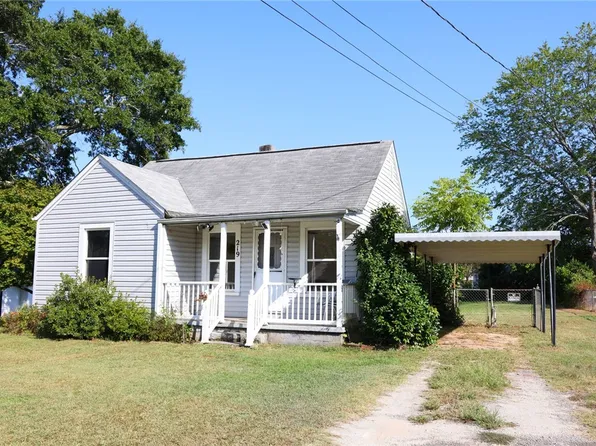 219 Dickson St, Westminster, SC 29693