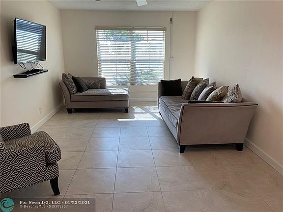 3rd image of 2829 NE 30th St APT 201