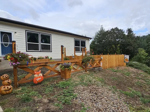 230 Commercial Ave, Drain, OR 97435