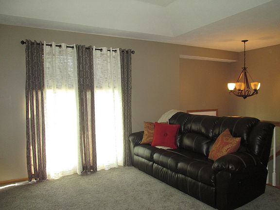 5th image of 2102 Yorktown St