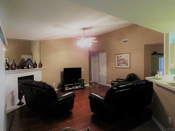 5th image of 3241 Massena Dr