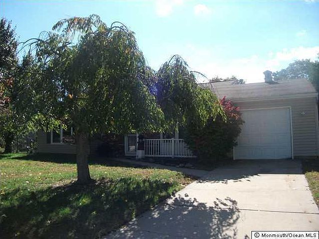 1st image of 1931 Merrimac Dr