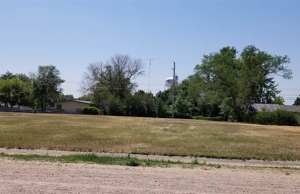 2nd image of 110 Canyon Dr