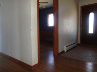 2210 Hazelwood St N, Maplewood, MN 55109