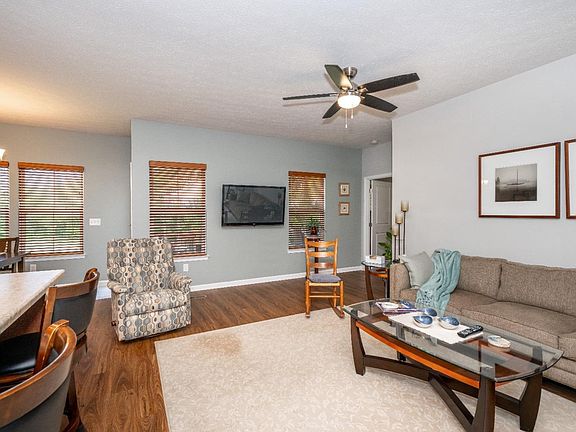 4th image of 9409 Glenwood Ct