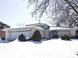 8045 W 88th St, Hickory Hills, IL 60457