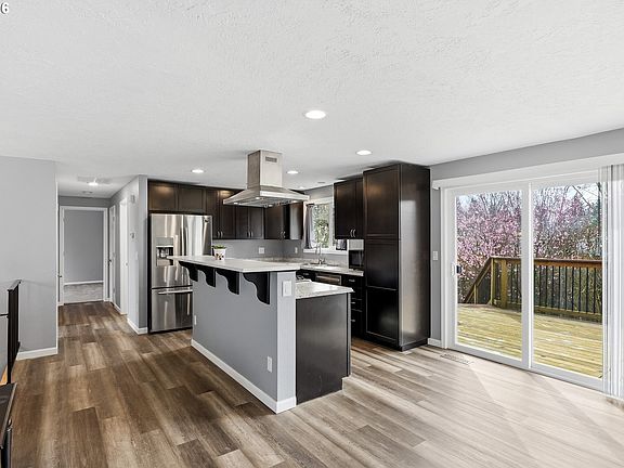 5th image of 818 Chehalis Pl N