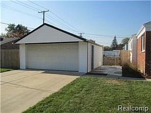 2nd image of 27715 Sheridan St