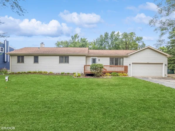 1818 W Kerry Ln, McHenry, IL 60050