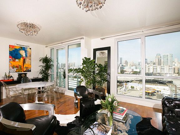3rd image of 555 4th St Unit 919