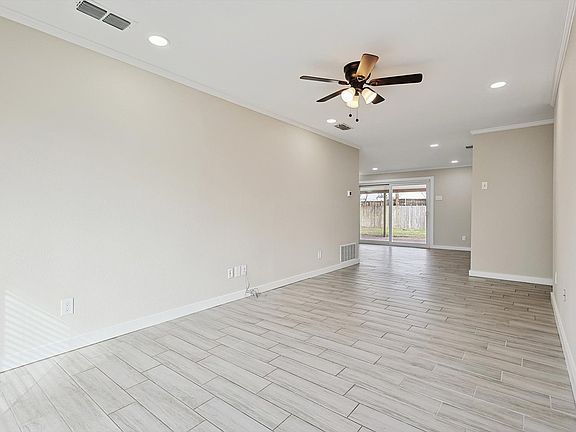 5th image of 2969 Windmill Ln