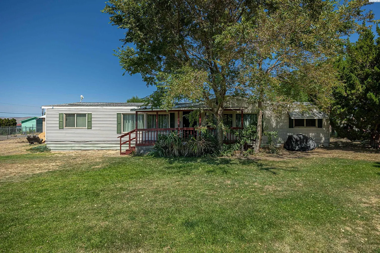 109 Hoose St photo 1