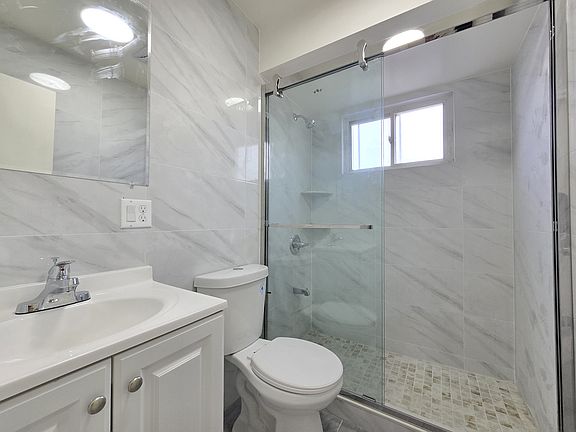 4th image of 712 Laconia Ave #Ll