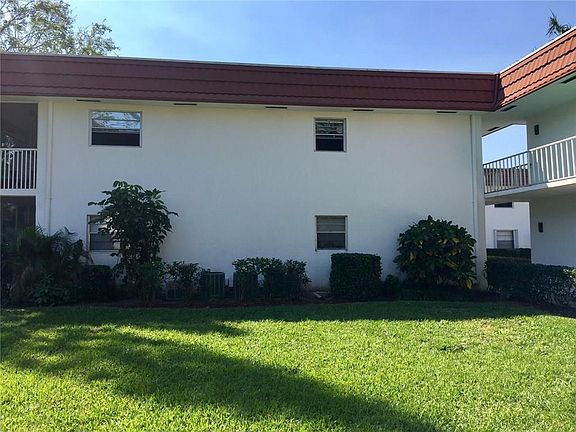 4th image of 1225 NW 21st St Unit 27-2703