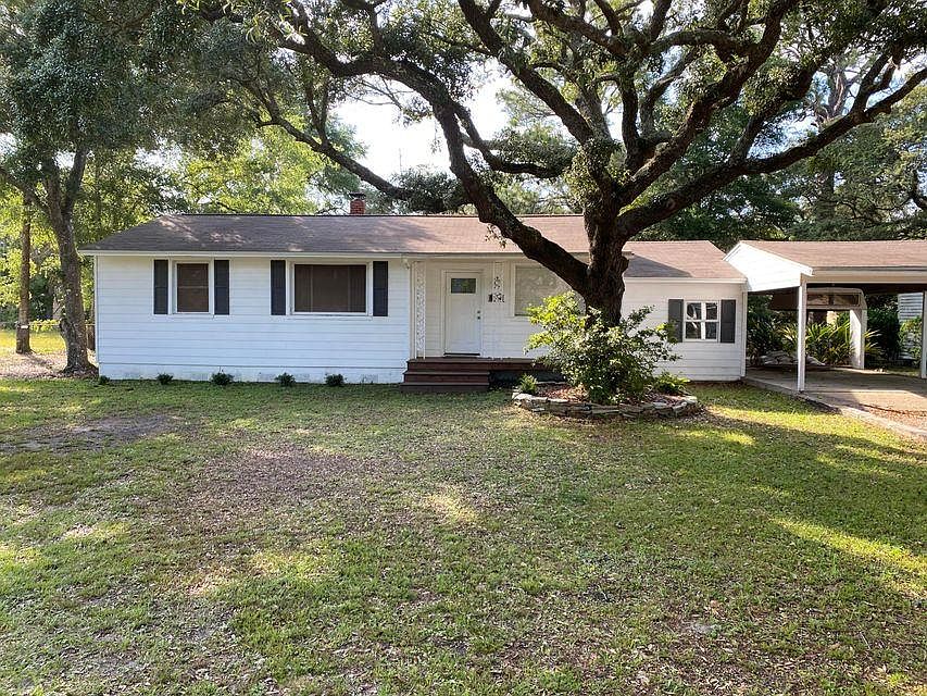 1st image of 202 Greenbrier Dr