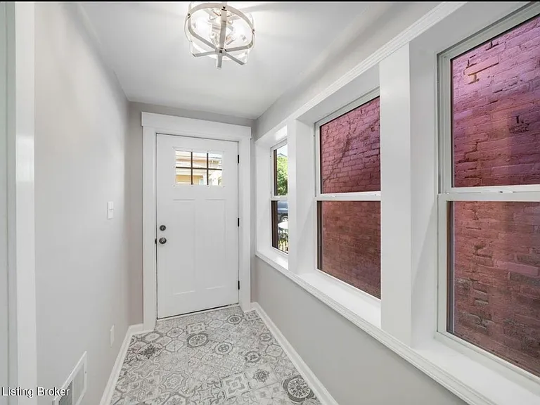 718 Henry Firpo St — Photo 3