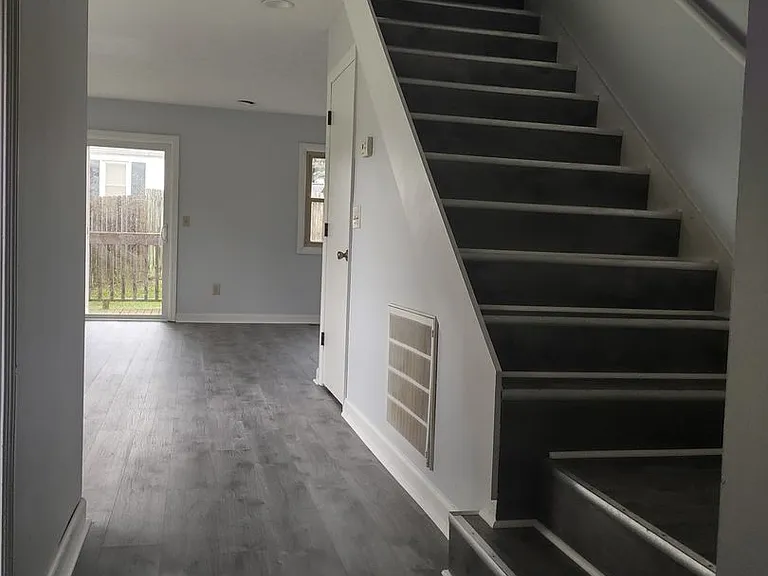 1433 Shipley Ferry Rd E — Photo 53