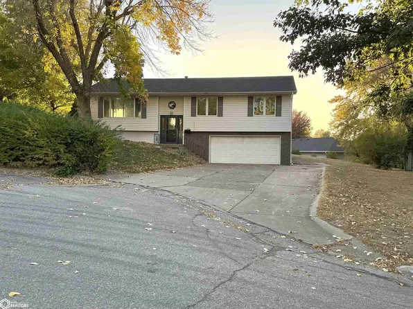 442 Westgate Rd, Carroll, IA 51401