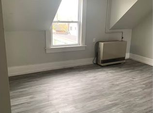 390 Manchester St APT 3, Manchester, NH 03103