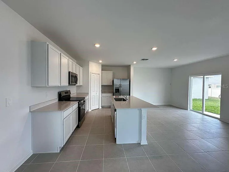 2154 Chris Dr — Photo 7